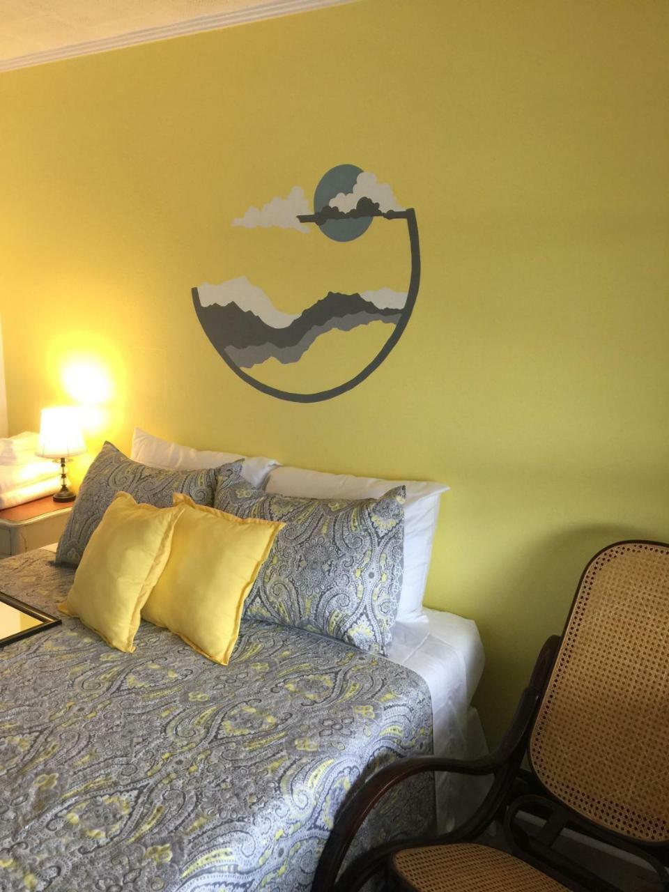 Spruce Pine Inn Экстерьер фото
